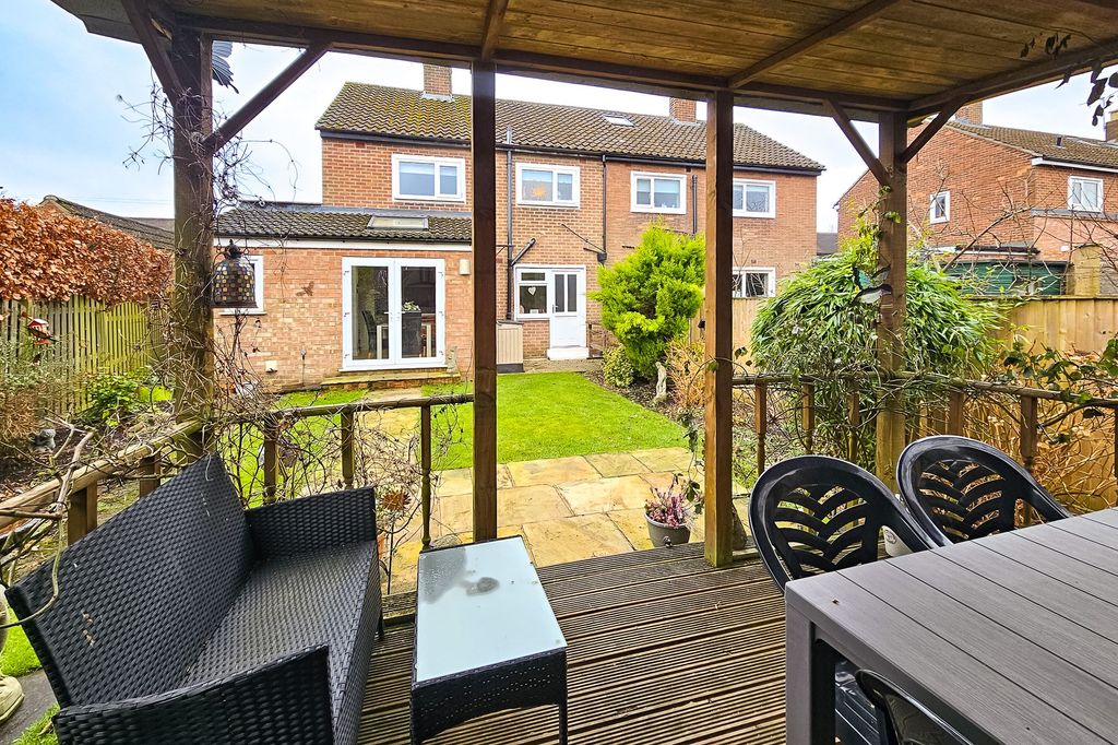 Property photo 2 of 25