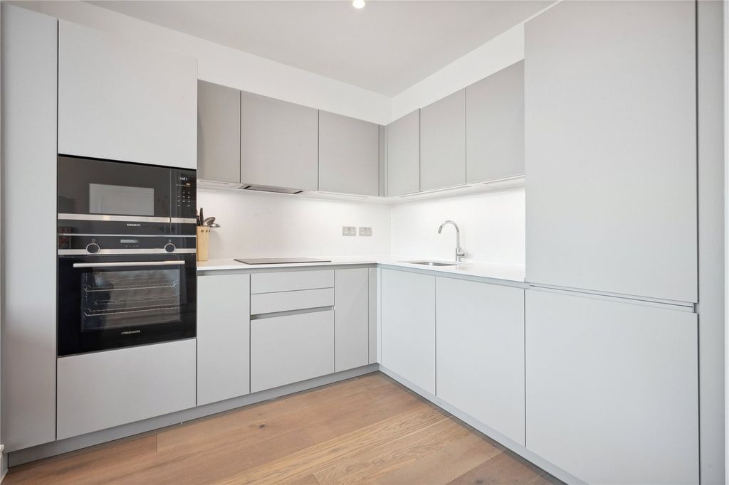 Property photo 2 of 16 Picture No. 10