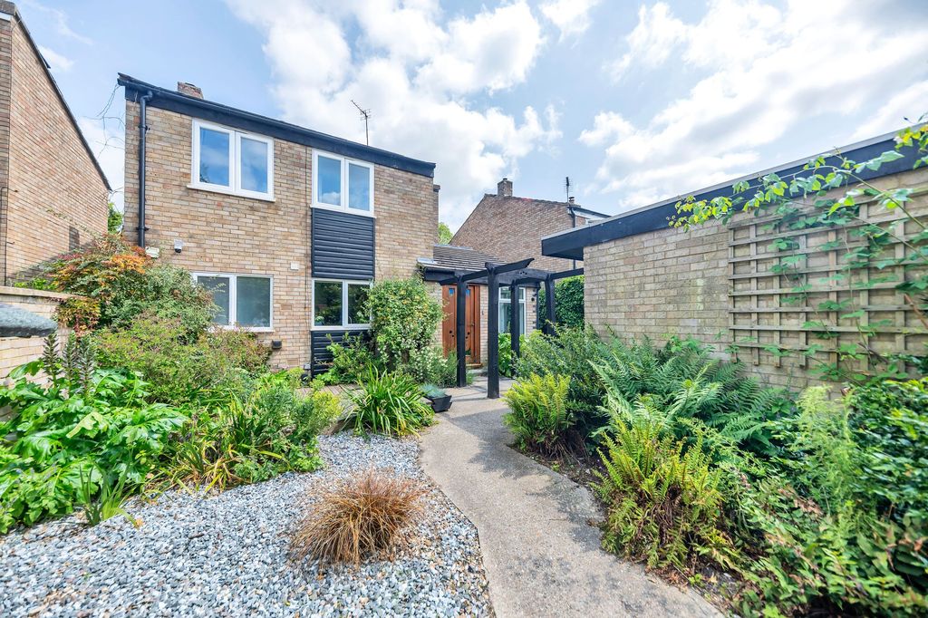 Property photo 1 of 27