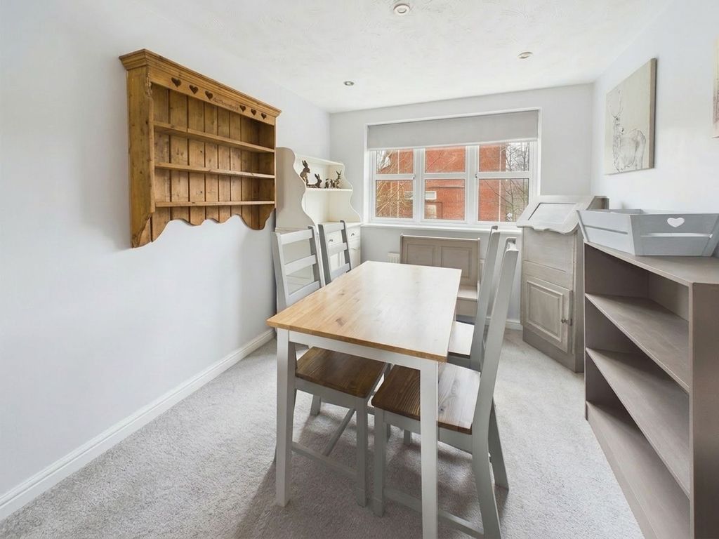 Property photo 3 of 13 Dining Area