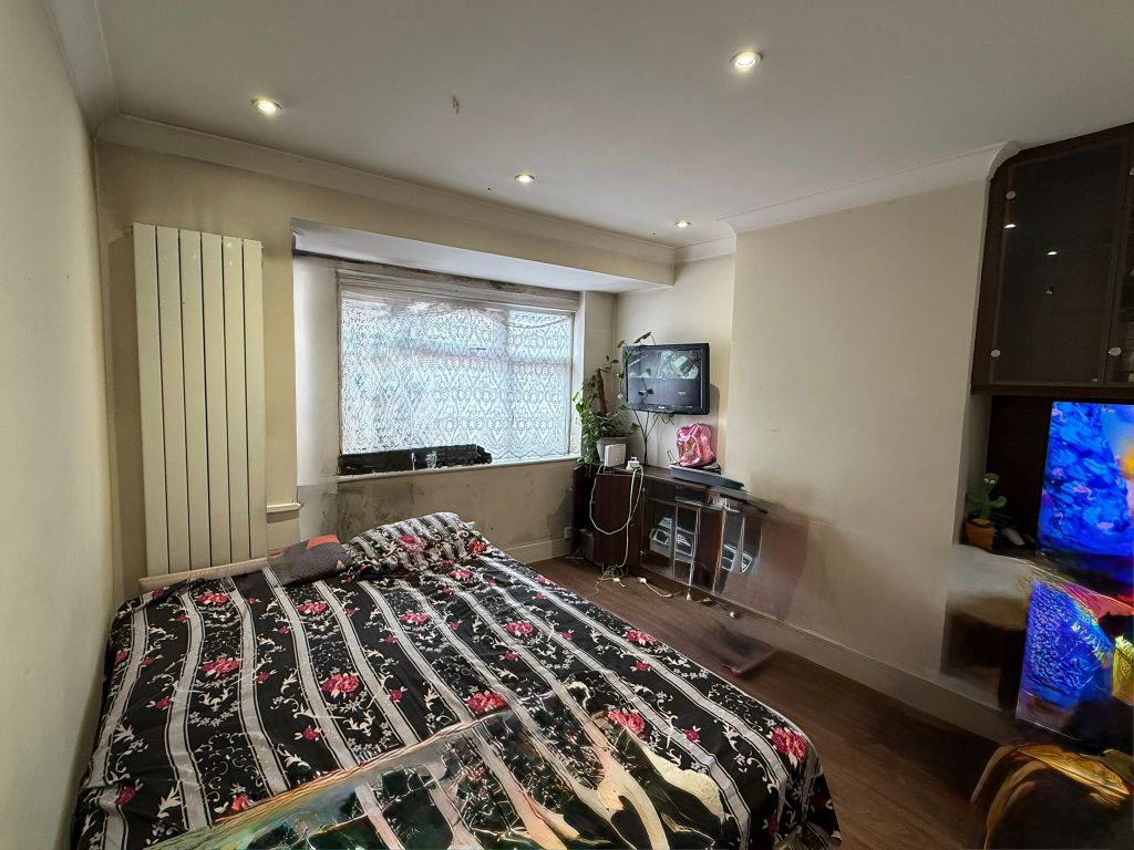 Property photo 3 of 6