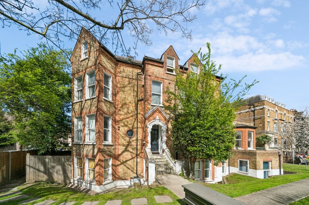 Property photo 1 of 11