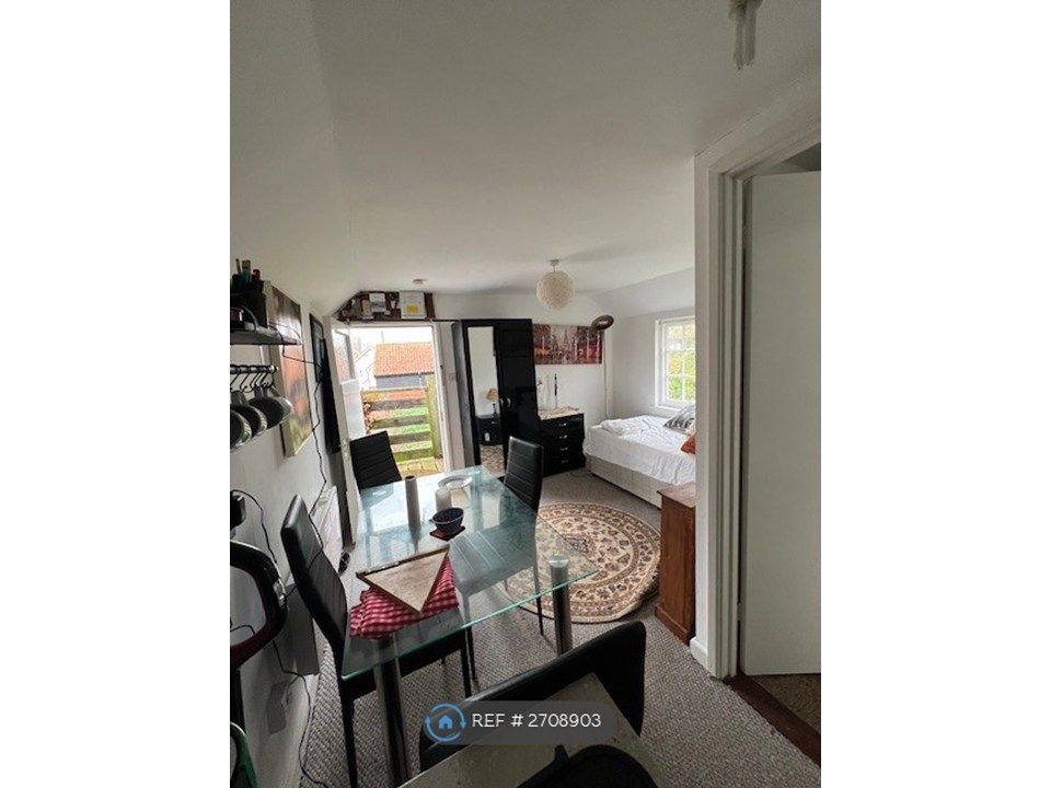 Property photo 2 of 3