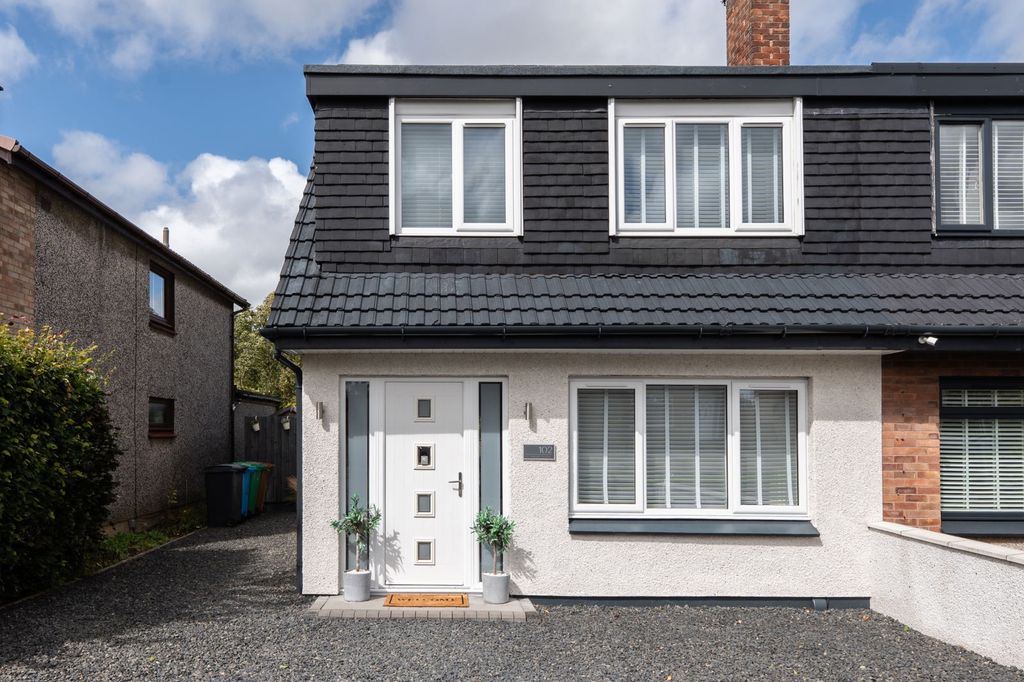 Property photo 1 of 31