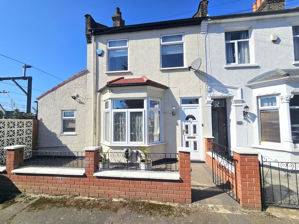 Property photo 1 of 22