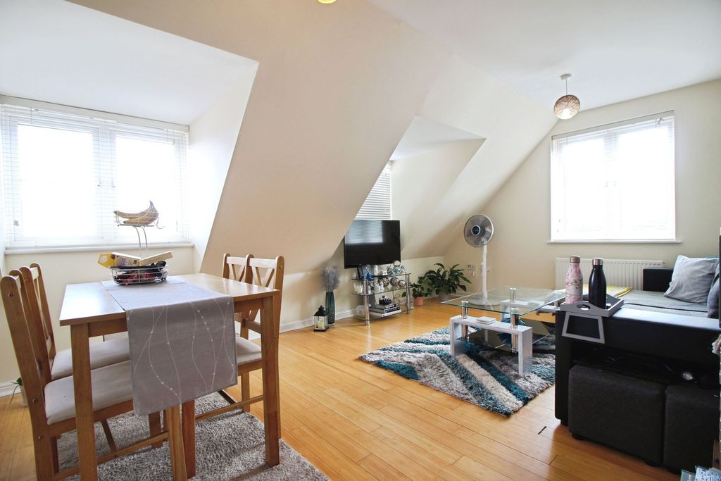 Property photo 2 of 11