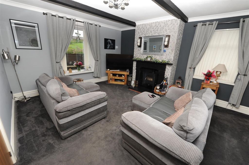 Property photo 2 of 25