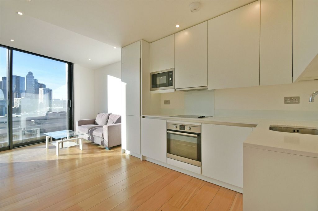 Property photo 2 of 13 Picture No. 12