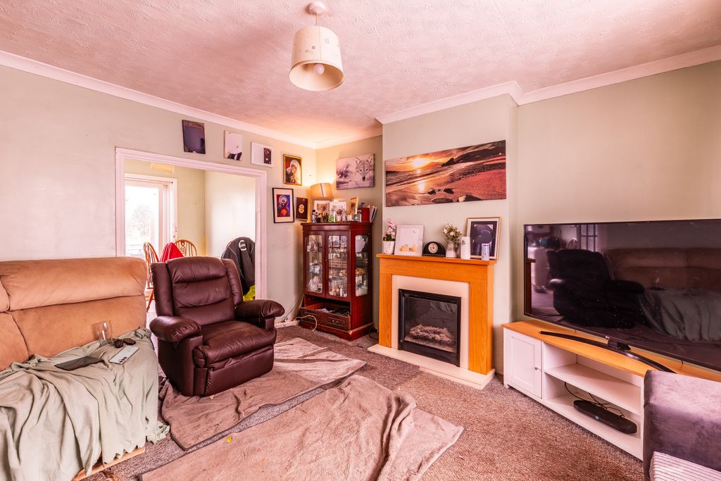 Property photo 3 of 11 Photo 2