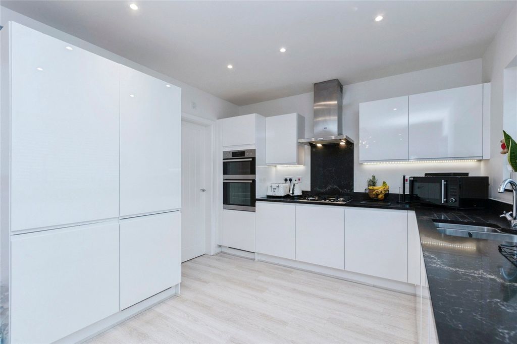 Property photo 3 of 21 Picture No. 38