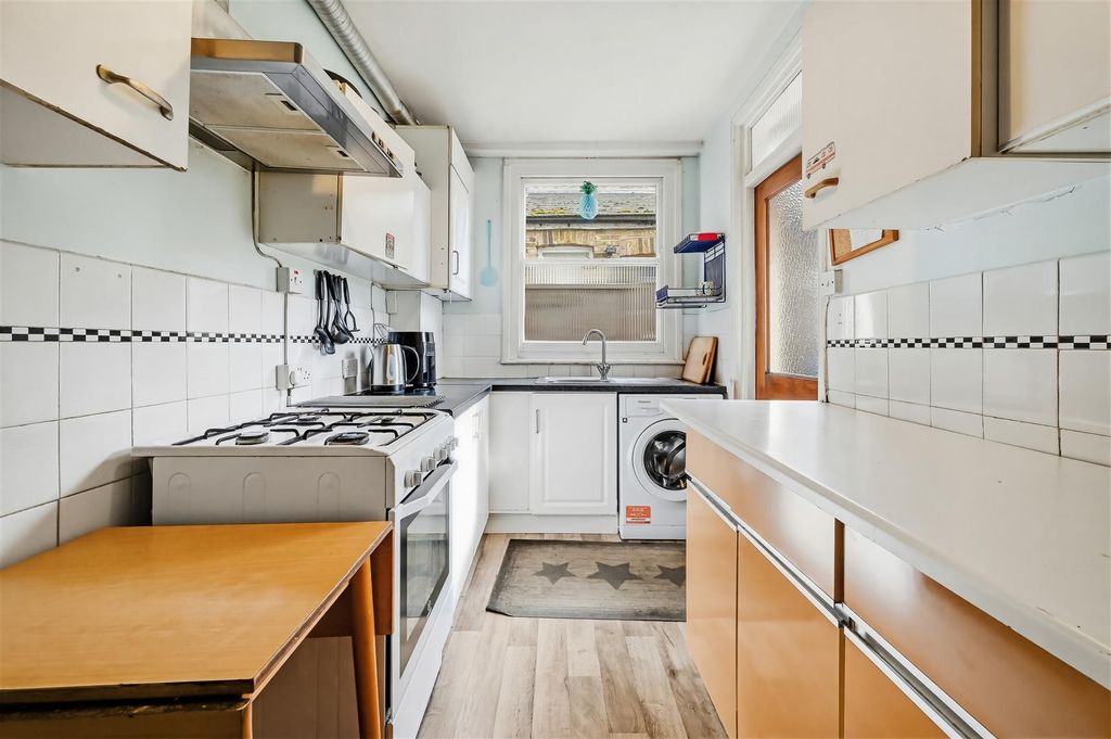 Property photo 2 of 12