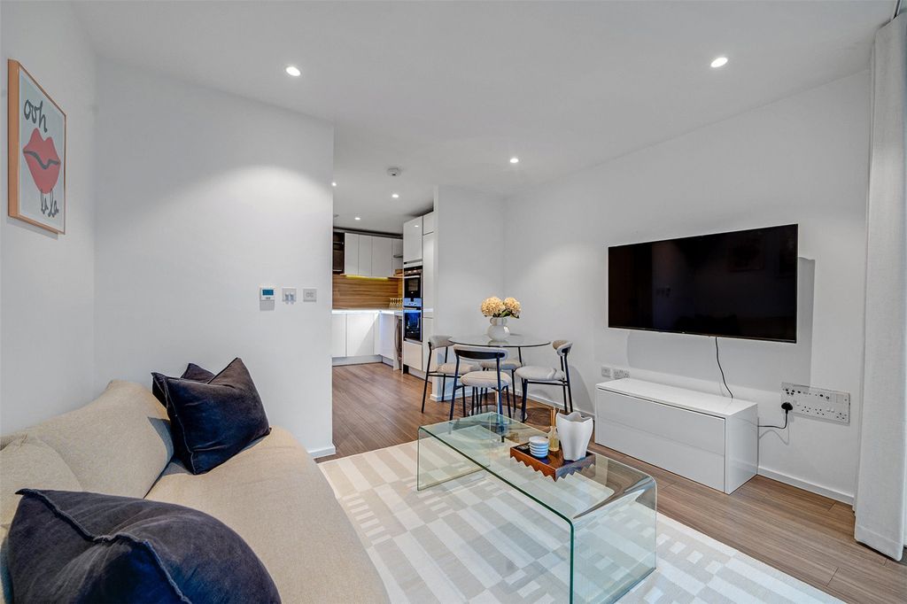 Property photo 2 of 14 Picture No. 30