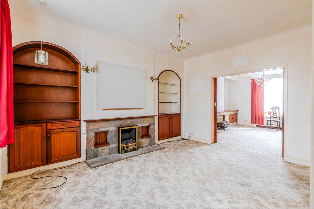 Property photo 2 of 23 Picture No. 04