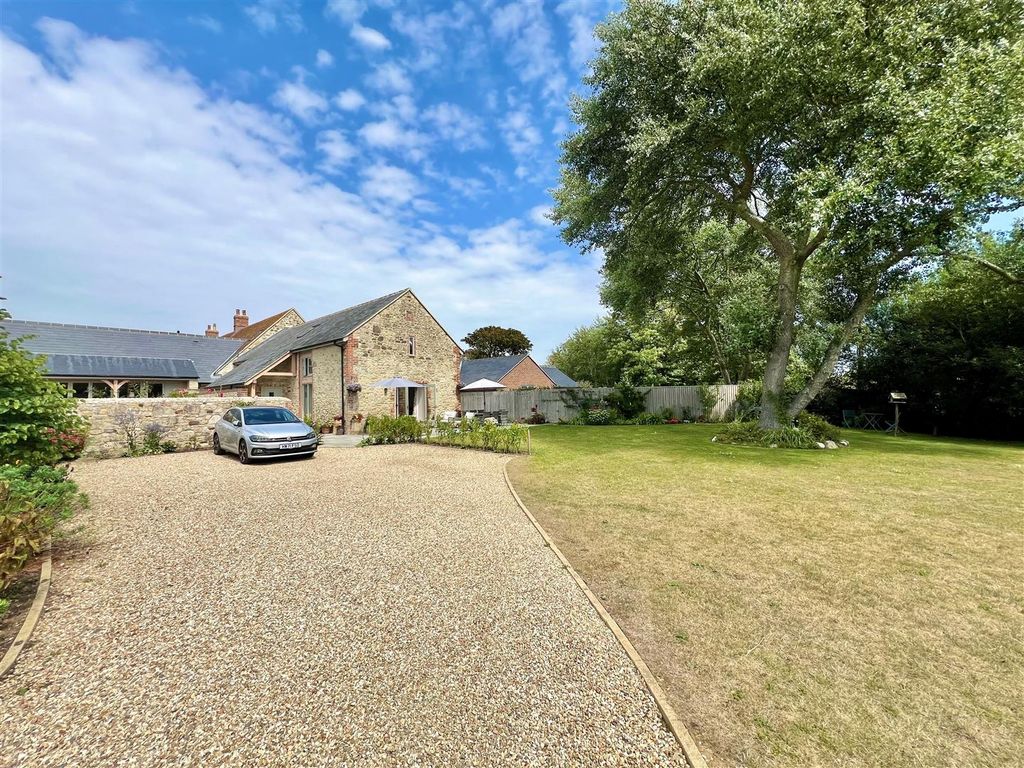 Property photo 1 of 32