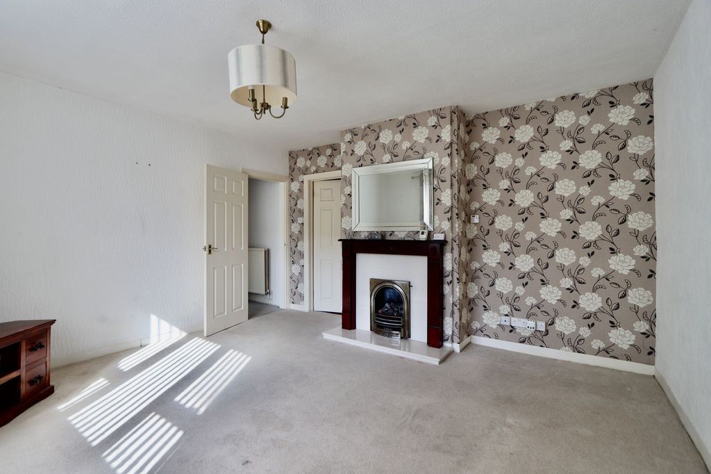 Property photo 3 of 40