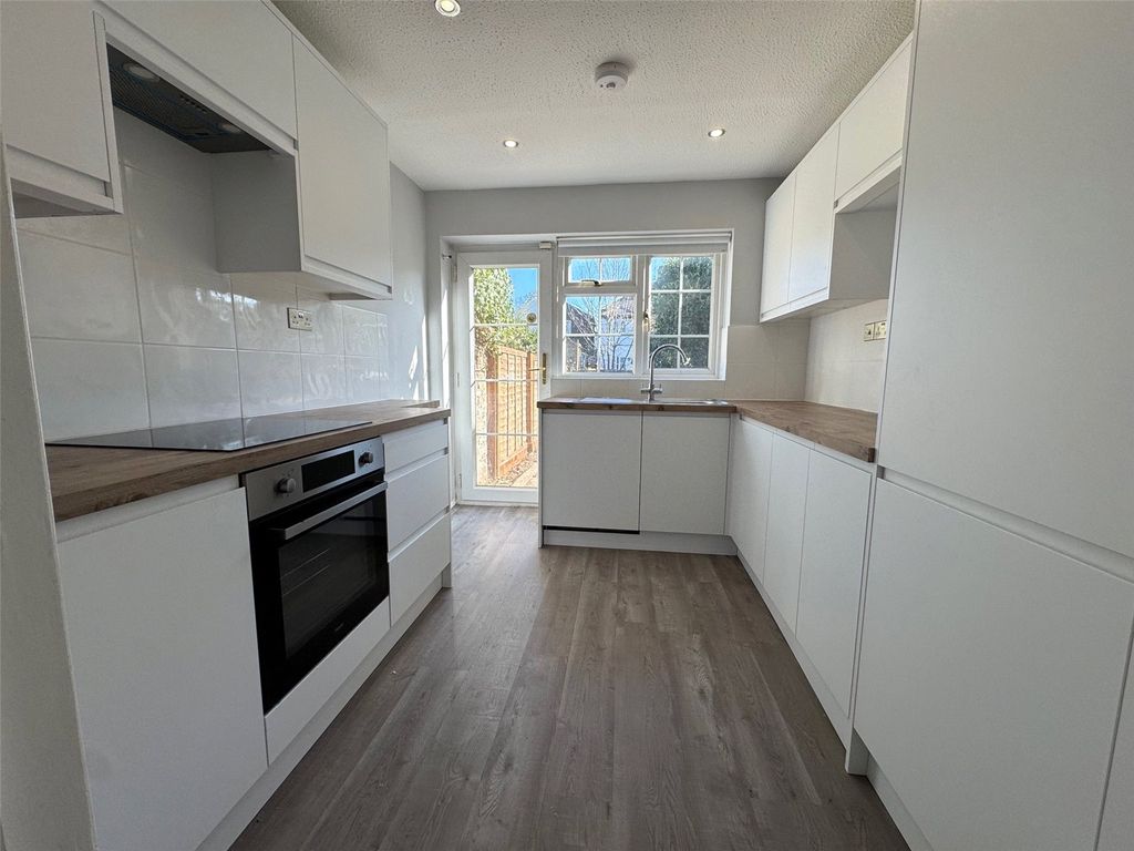 Property photo 3 of 10 Picture No. 11