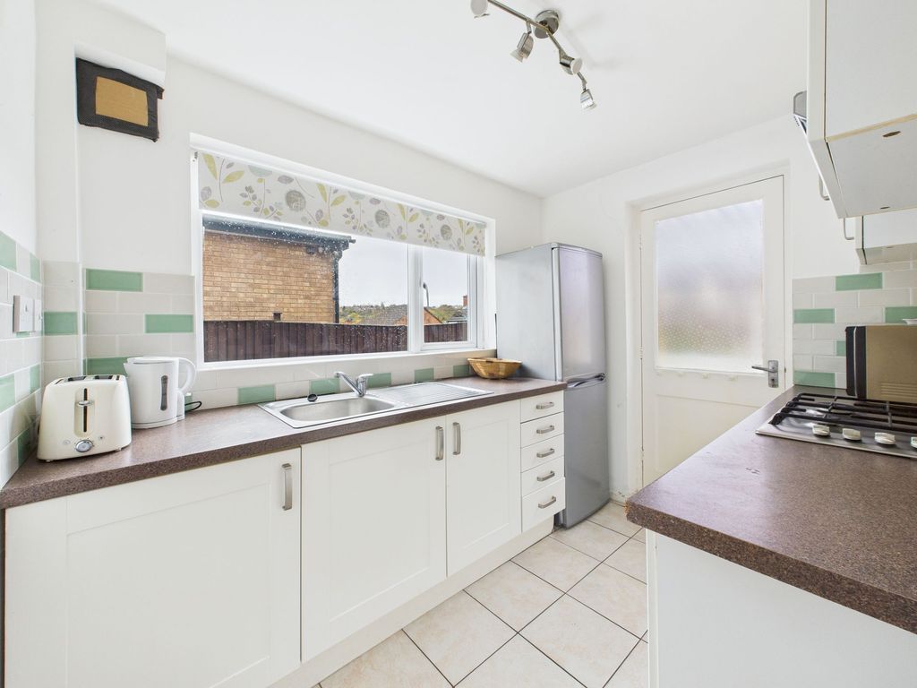 Property photo 3 of 14 Kitchen