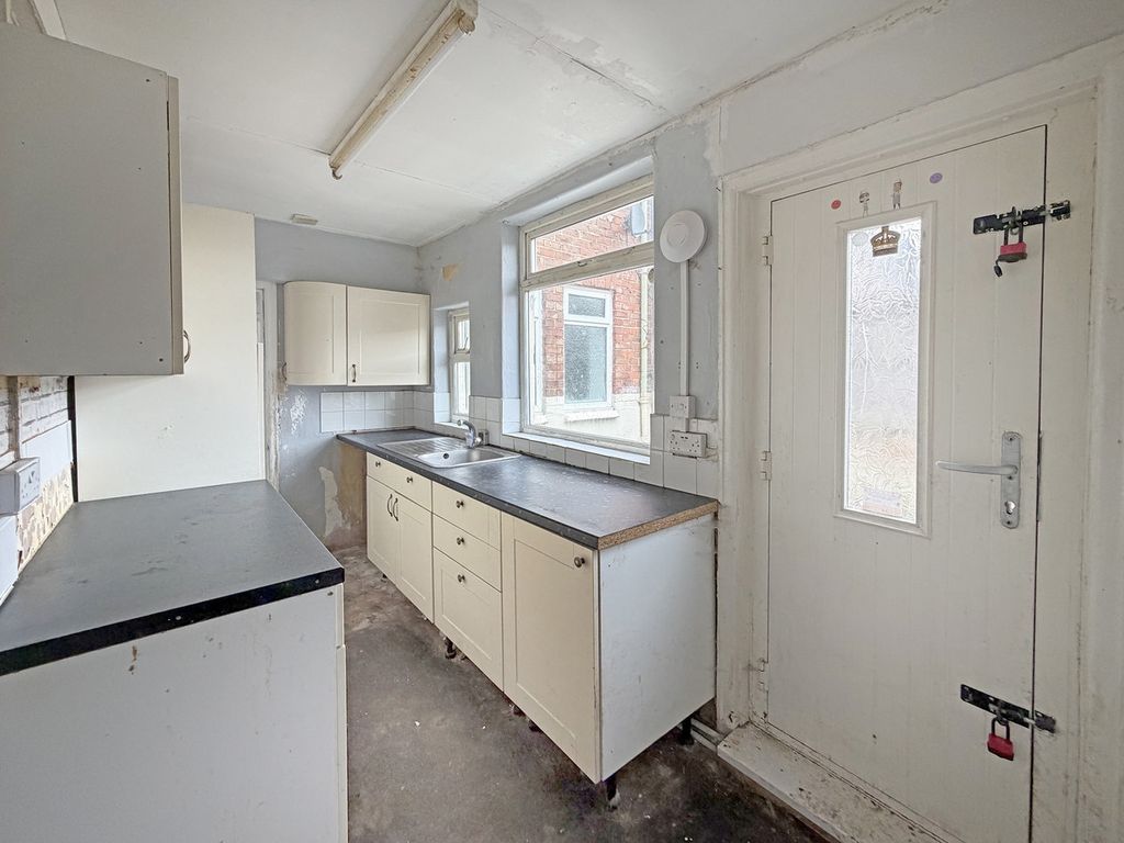 Property photo 3 of 23