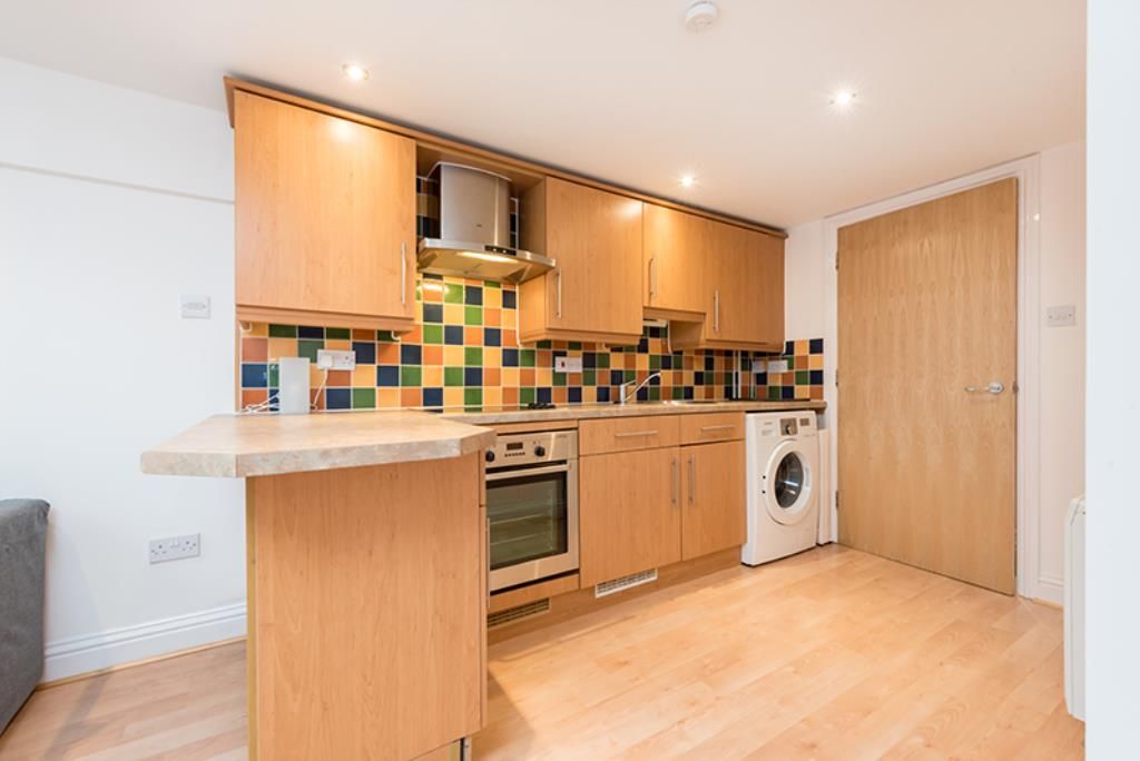 Property photo 3 of 8 Kitchen