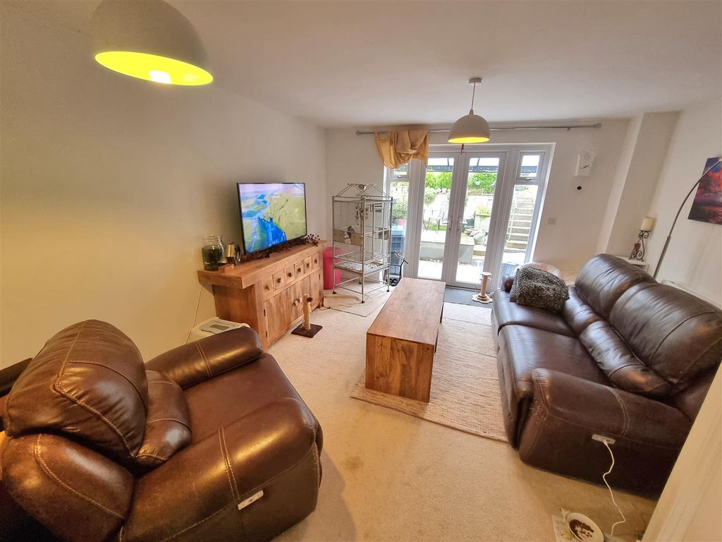 Property photo 3 of 14 Sitting Room.Jpg