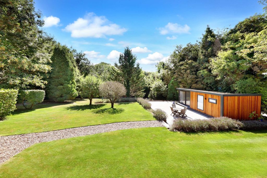 Property photo 3 of 25 Picture No. 05