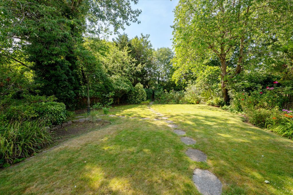 Property photo 3 of 28 Image