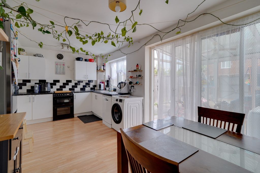 Property photo 3 of 14 4344104