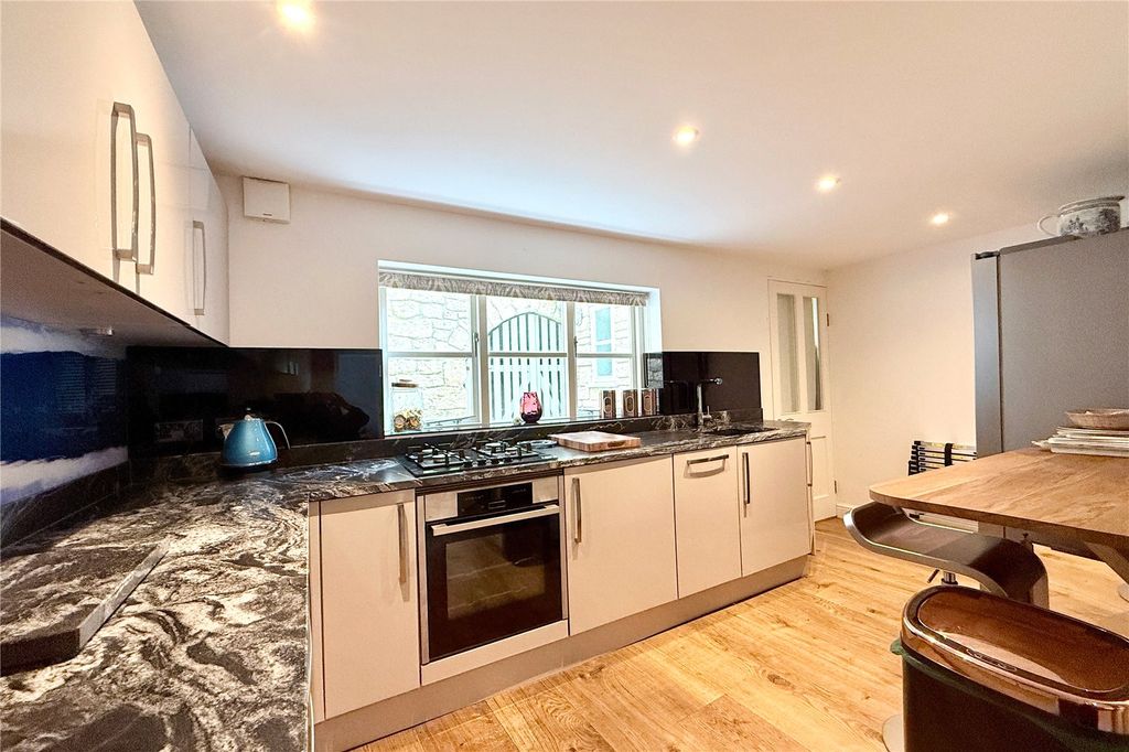 Property photo 3 of 17 Picture No. 26