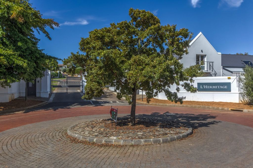 Property photo 1 of 7 St1683209