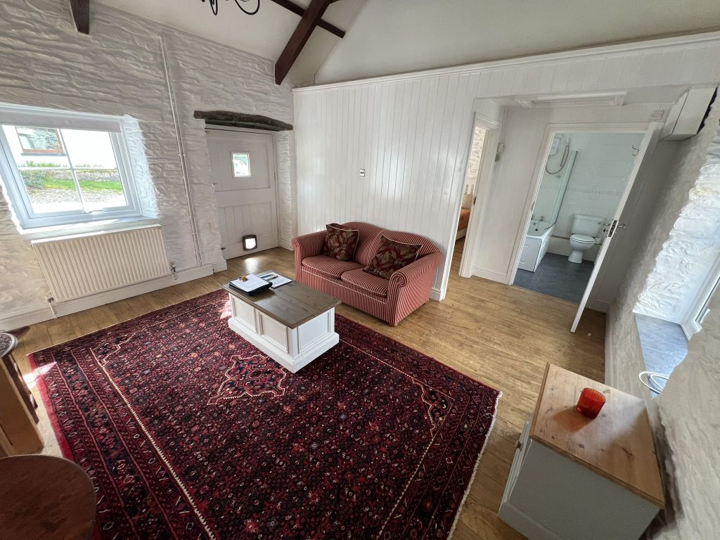 Property photo 3 of 9 Img_4004