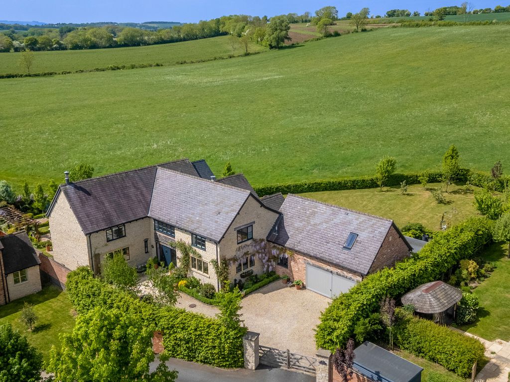 Property photo 1 of 33