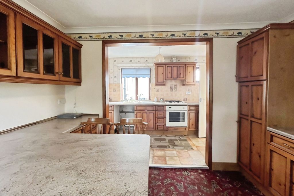 Property photo 3 of 13 Kitchen/Dining Room