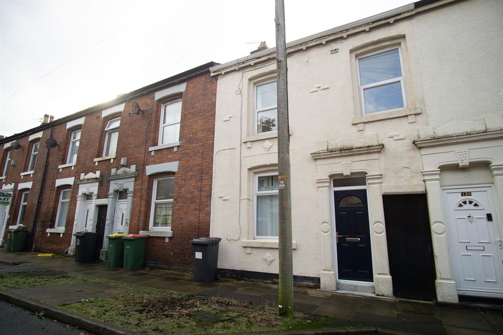 Property photo 1 of 9 Exterior