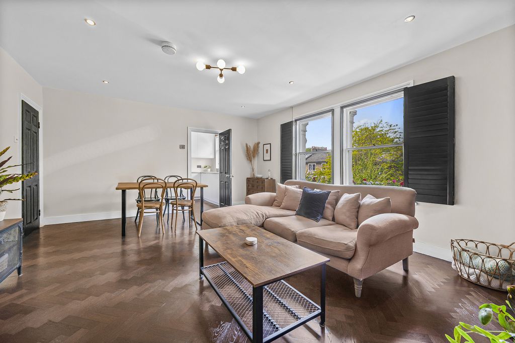Property photo 3 of 19