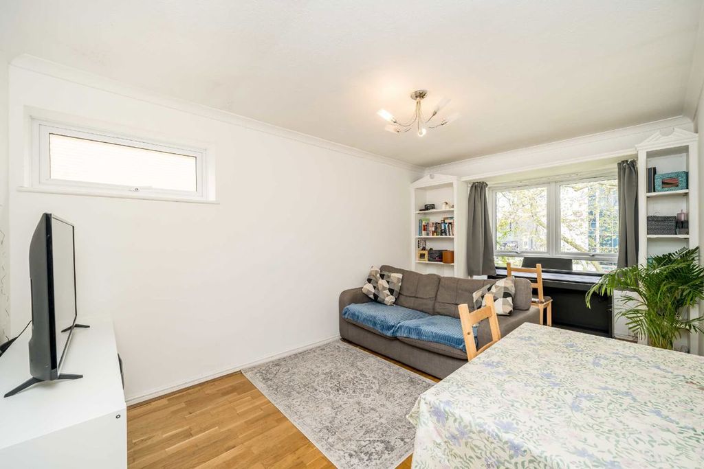 Property photo 2 of 4