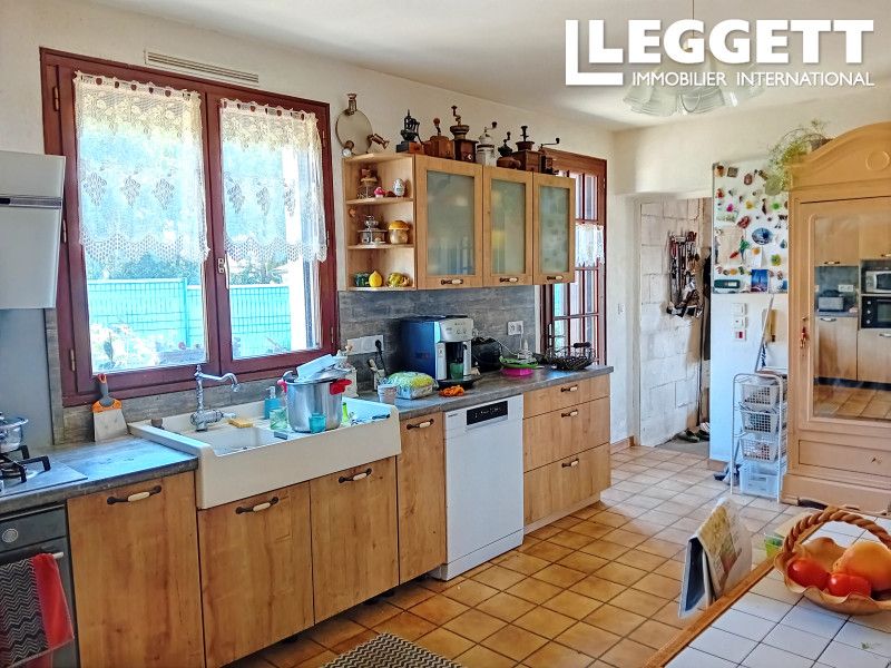 Property photo 3 of 10