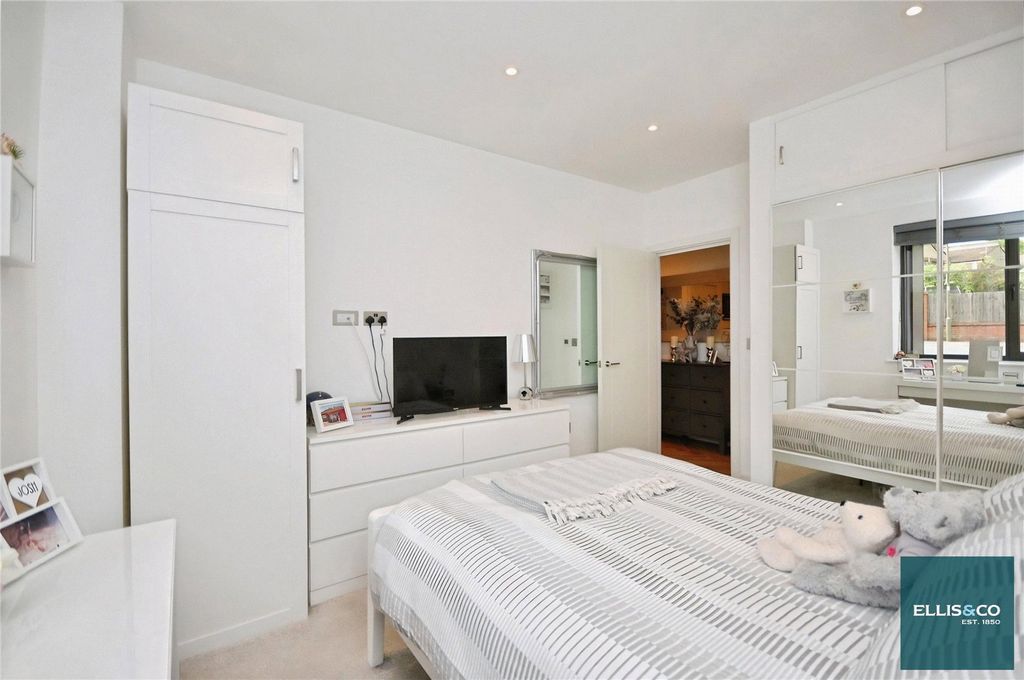 Property photo 2 of 10 Picture No. 19