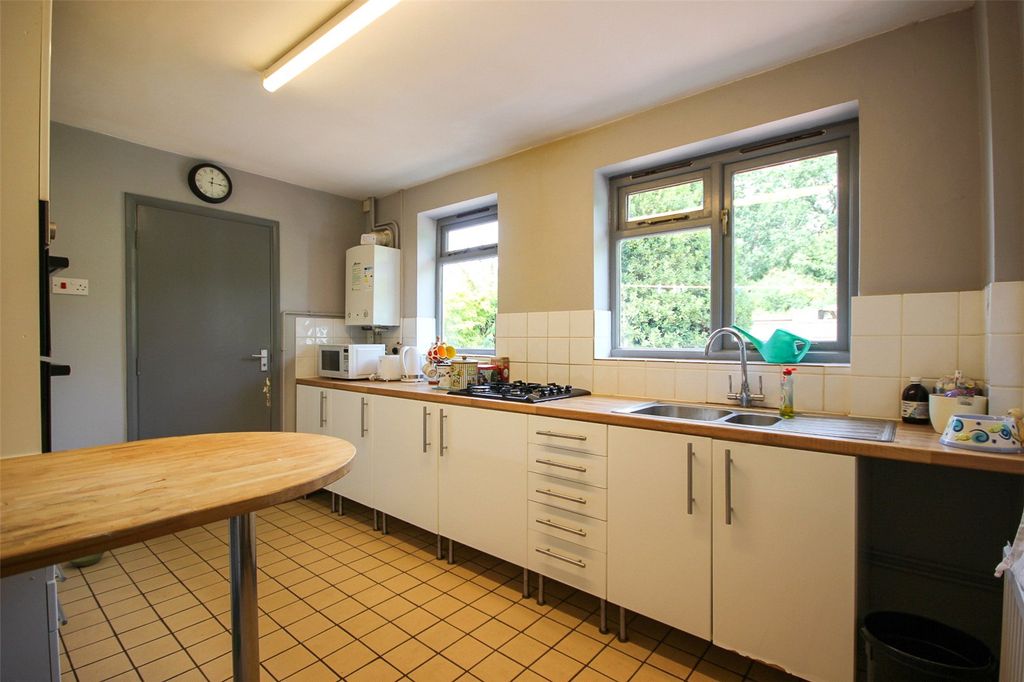 Property photo 3 of 18 Picture No. 12