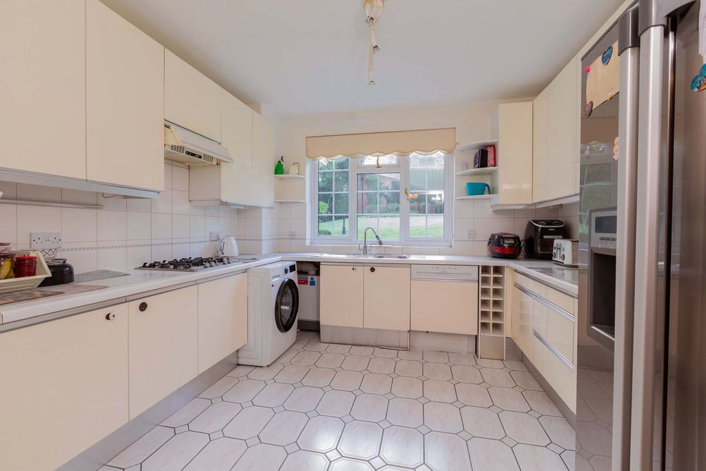 Property photo 3 of 18