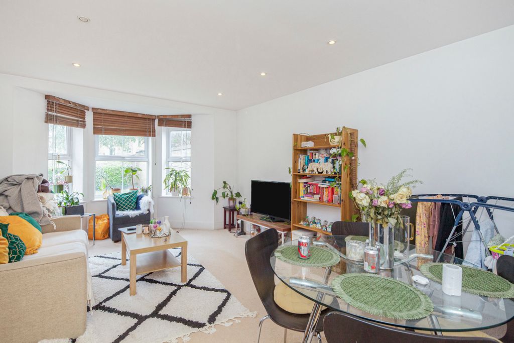 Property photo 1 of 8 1
