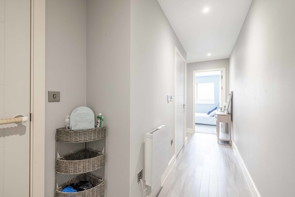 Property photo 2 of 8 Photo 3