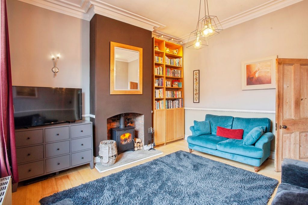 Property photo 3 of 25 Photo