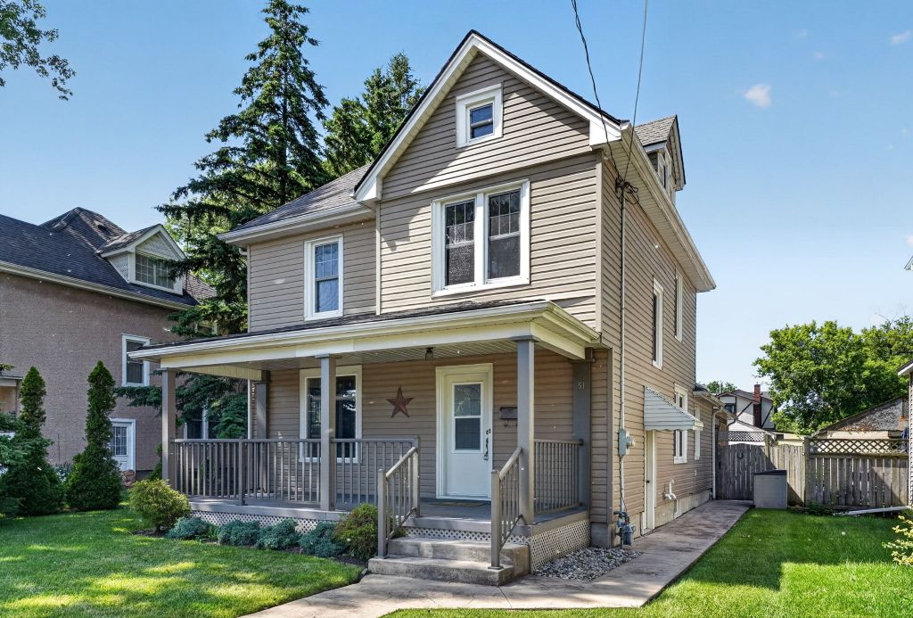 Property photo 2 of 38