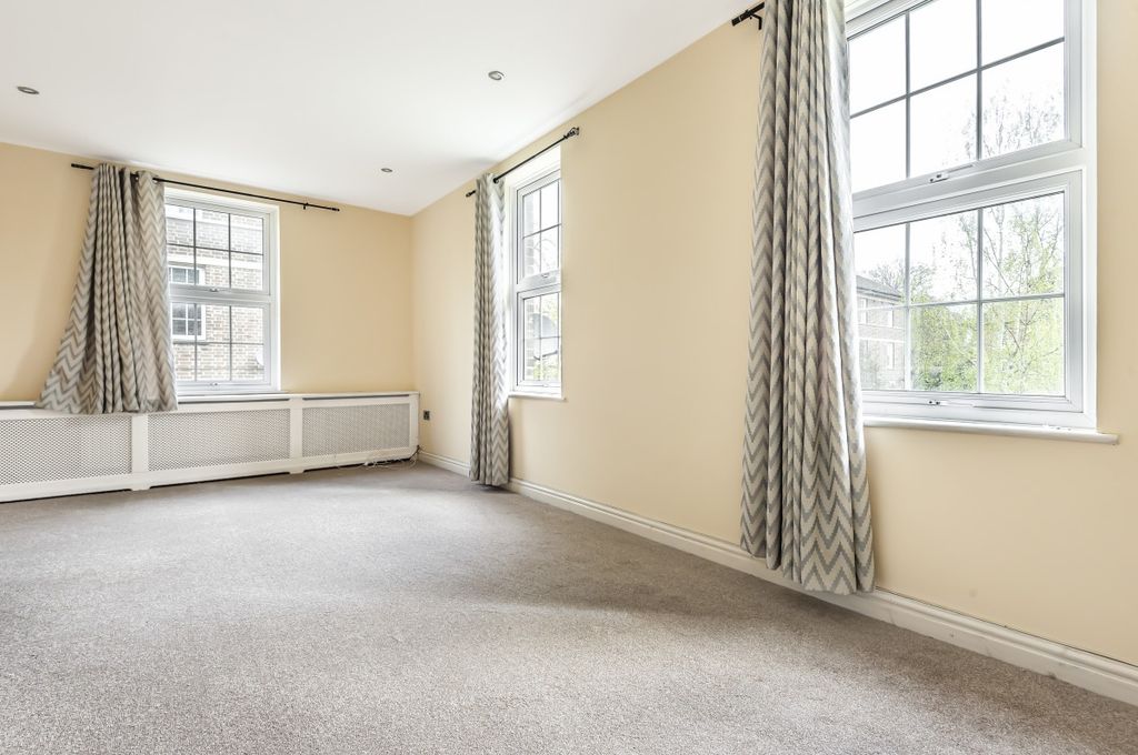 Property photo 3 of 10 711945 (3)