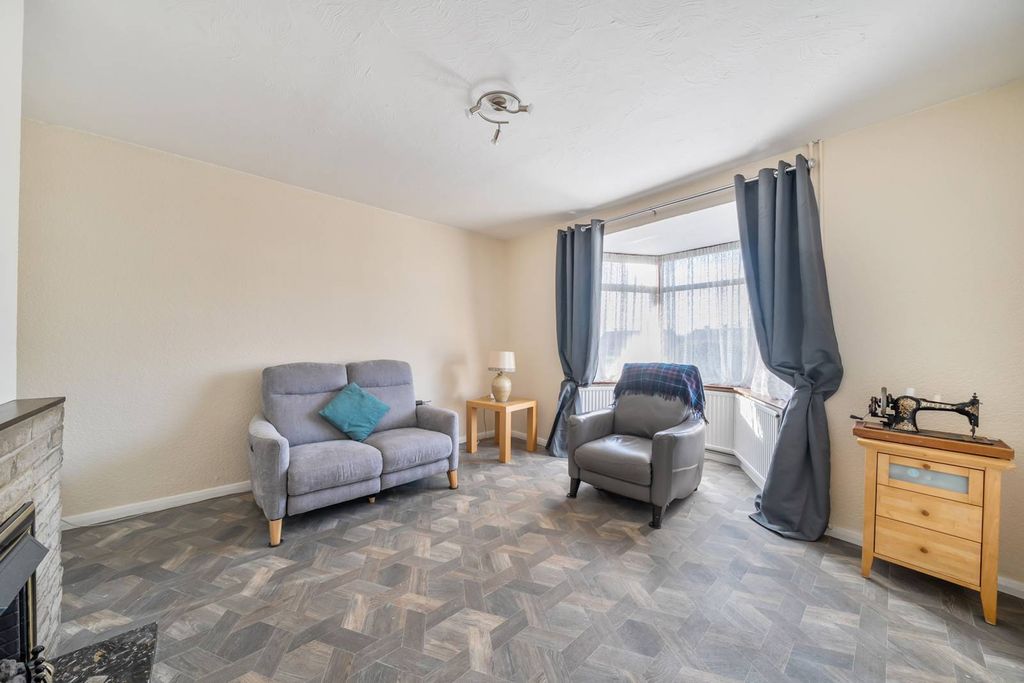 Property photo 3 of 24