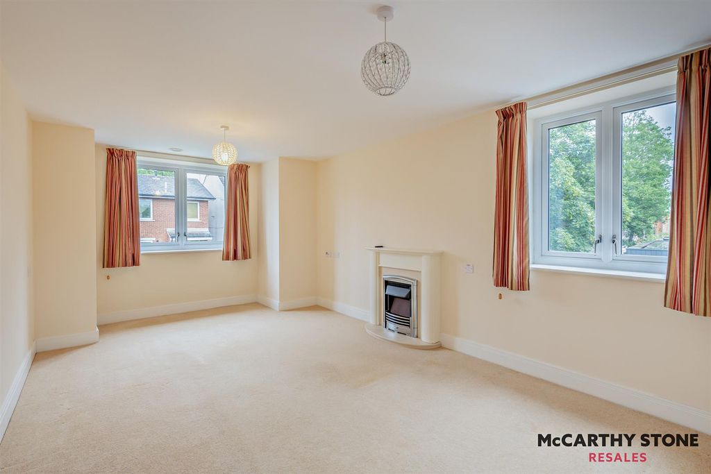 Property photo 1 of 21 8608138-Interior12-800.Jpg