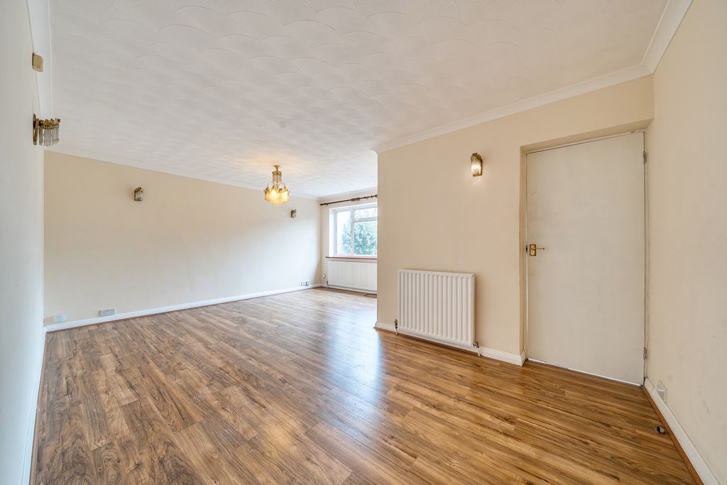 Property photo 3 of 20 1433529-15-69c268...