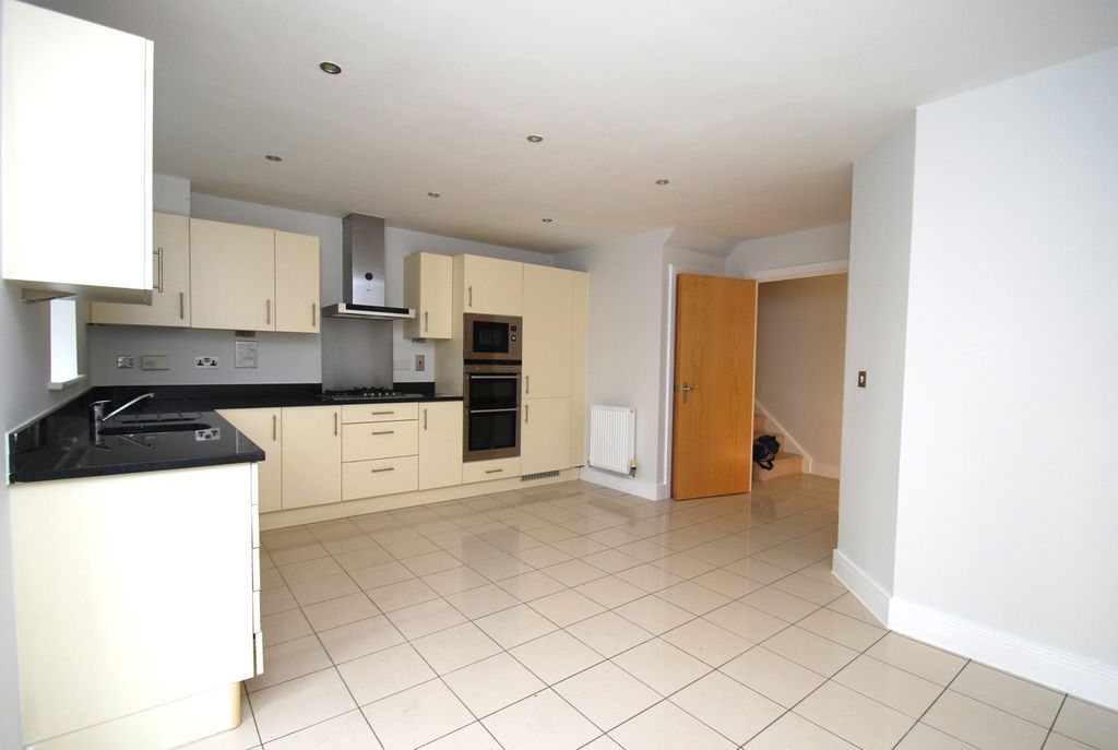 Property photo 2 of 11 Picture No. 18