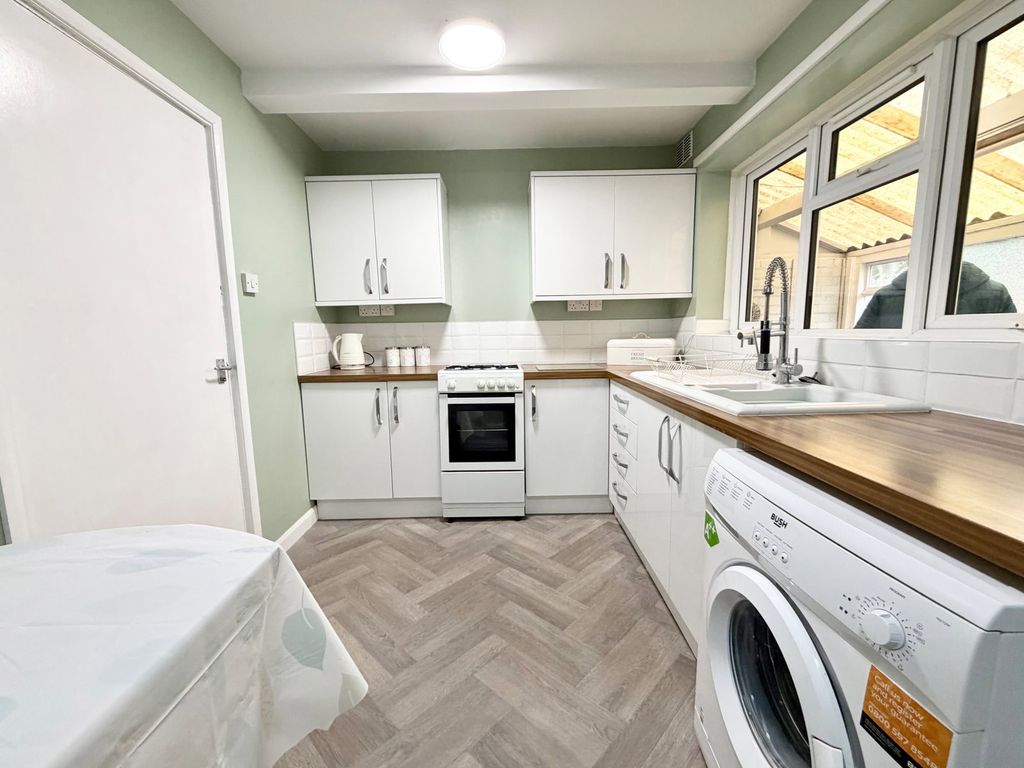 Property photo 2 of 23