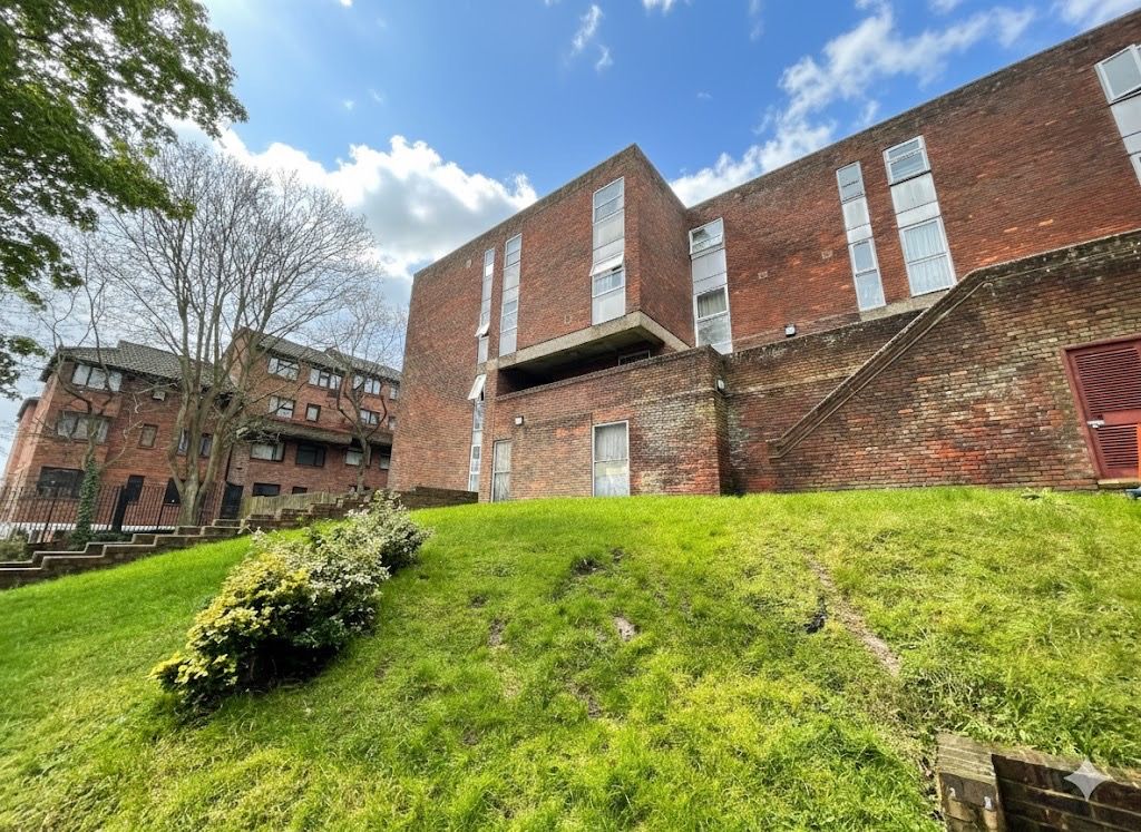 Property photo 1 of 6 4887391